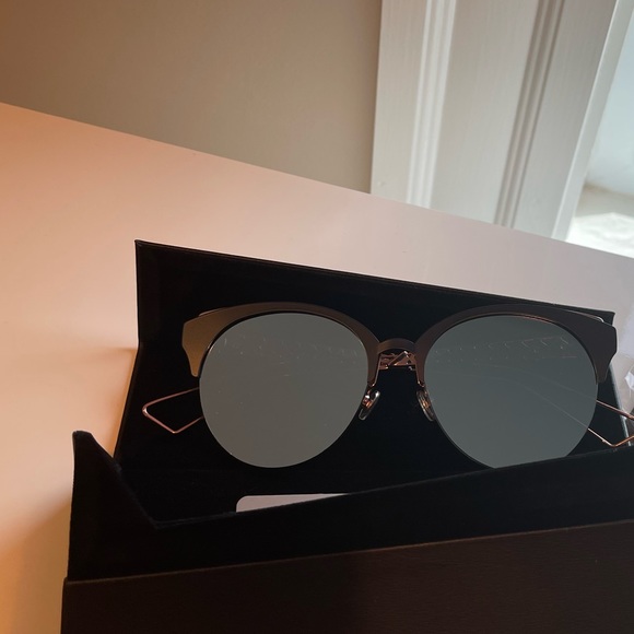 🆕 Christian Dior Sunglasses - Picture 7 of 8